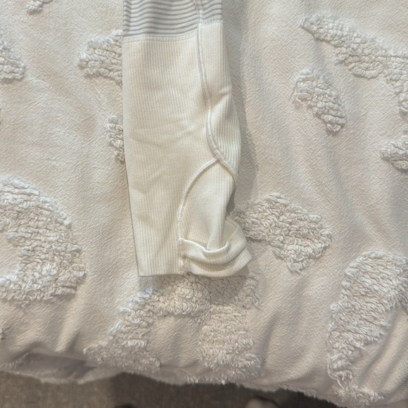 Swiftly Tech Long-Sleeve Shirt 2.0 (Hip Length) - Picture 2 of 6